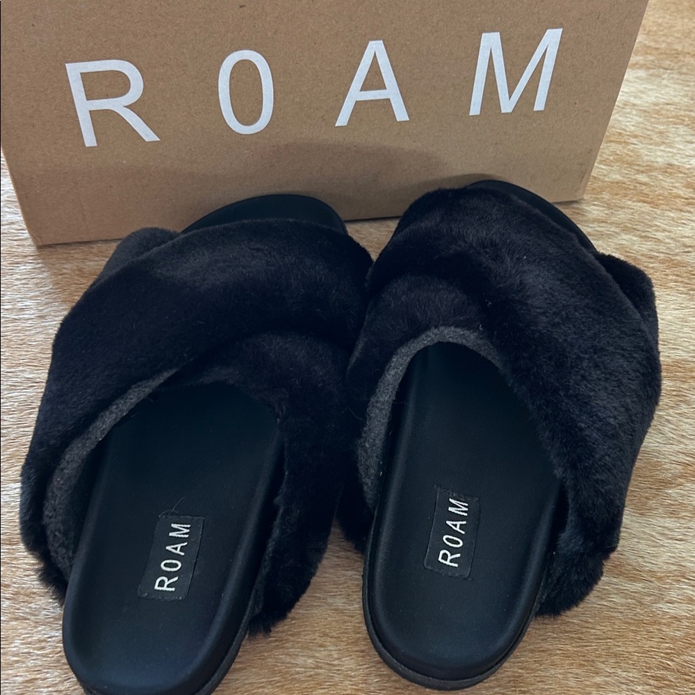 ROAM Plush Black Fur Slides (NEW Never Worn)